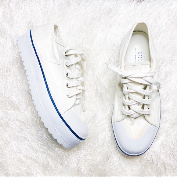 Liz Claiborne Shoes - NWOT Liz Claiborne white flatform sneakers